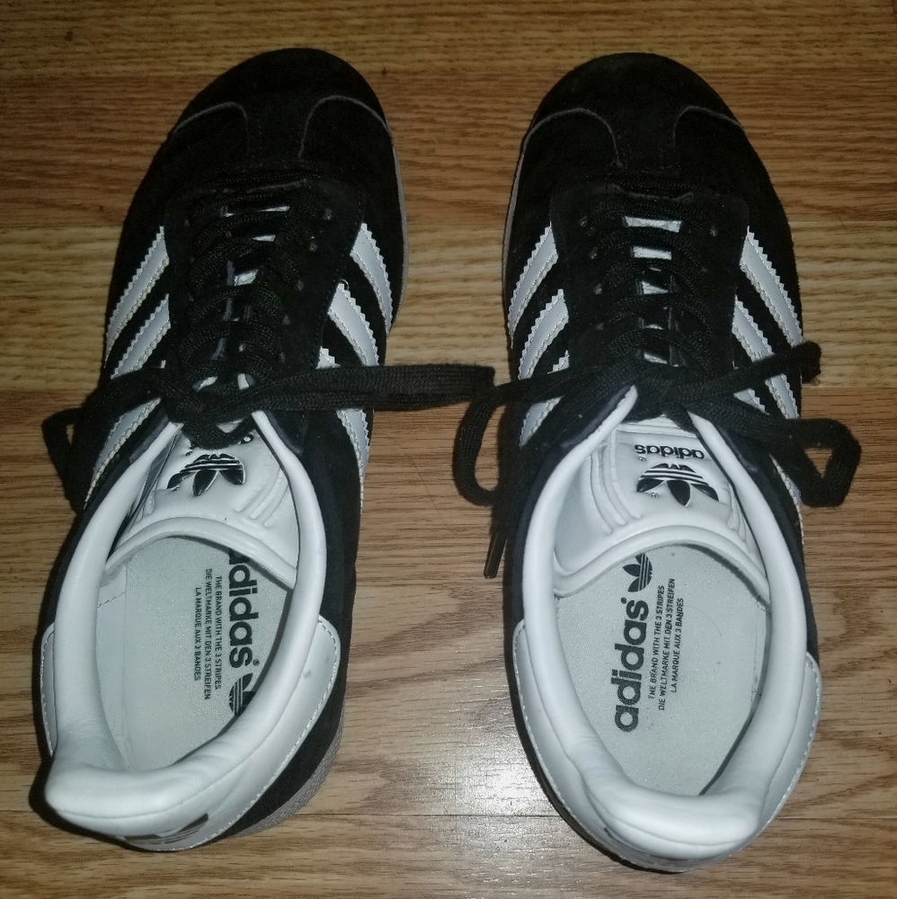 Adidas Gazelle Shoes - Picture 3 of 4